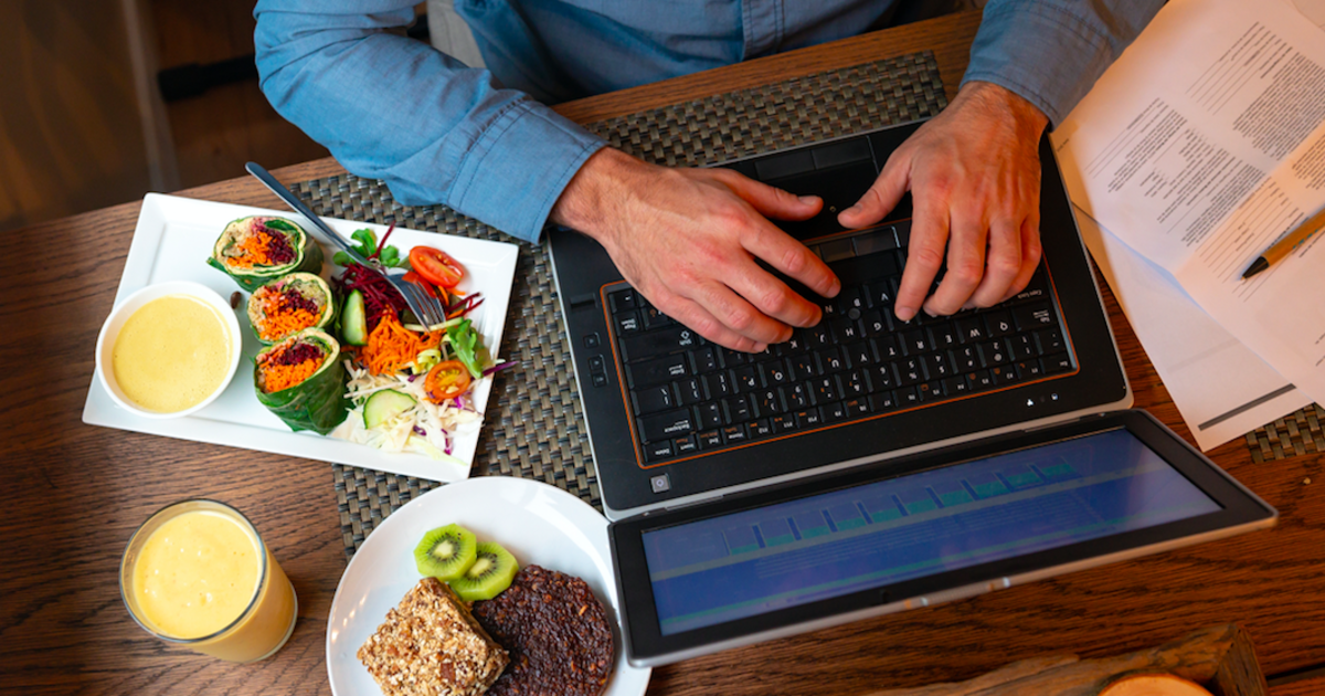 strategies-for-eating-well-when-working-from-home-uknow